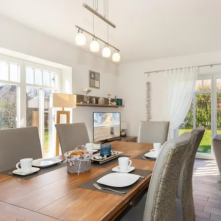 Haus Ostseestrand 펜션